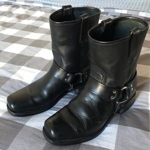 Frye Harness Boots Size 10 Black Heritage …